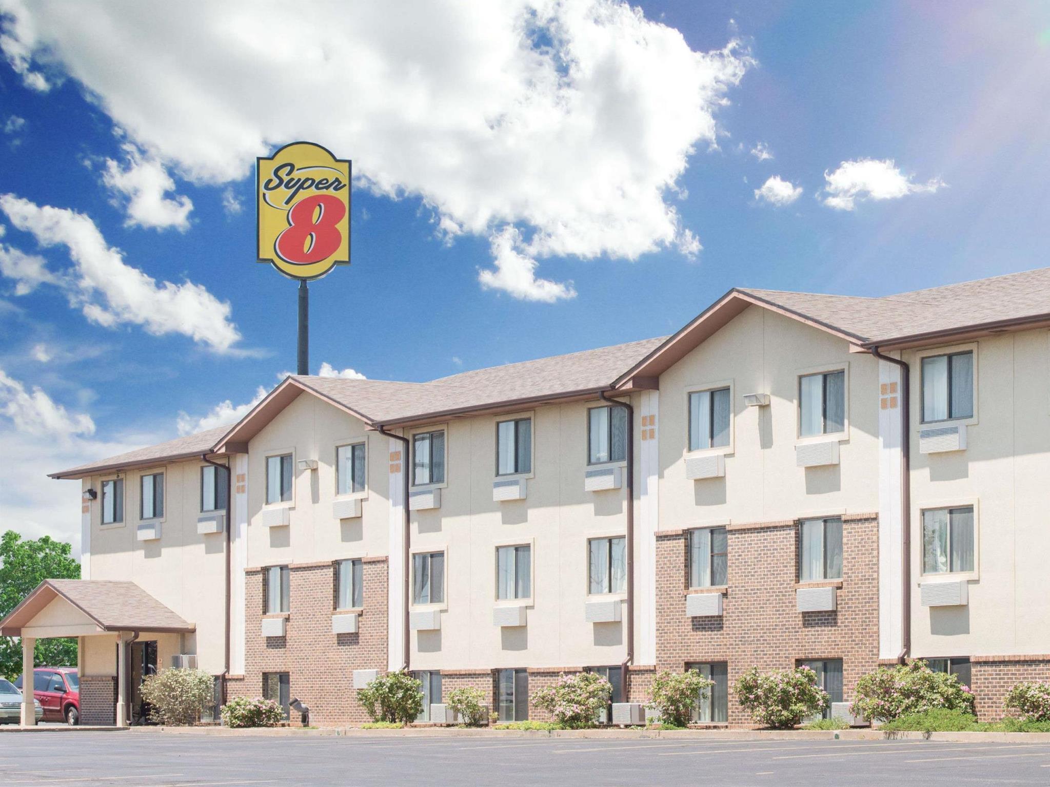 Super 8 By Wyndham Ks